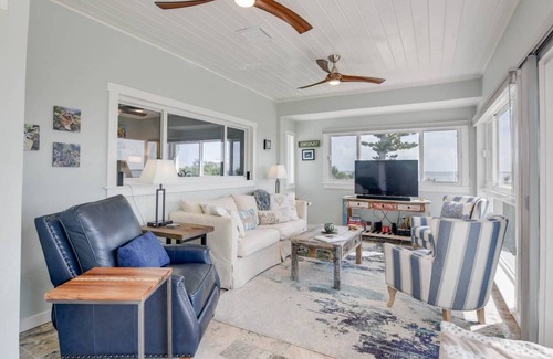 Big Torch Key House | Blue Fish Point: Tranquil, Luxurious Waterfront Oasis, Amazing Sunsets, Pool, Tikis, Dock & Dogs OK!
