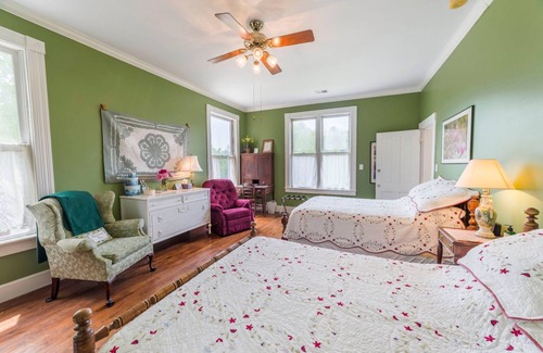 Richmond Bed & Breakfast | Blue Heron B&B and Retreat Center