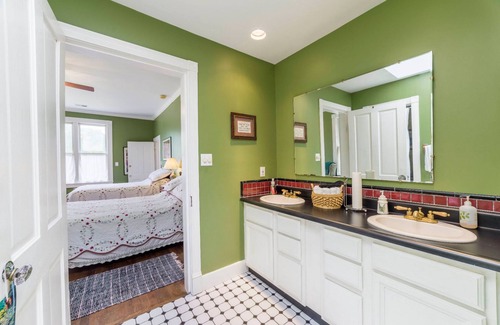 Richmond Bed & Breakfast | Blue Heron B&B and Retreat Center