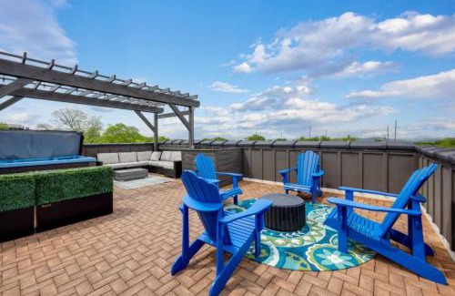 Hadley - Washington House | Blue Horizon - Hot Tub - Dual Rooftop Balconies