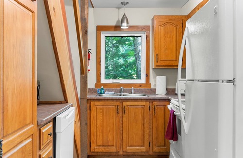 Jeffersonville Ski Chalet | Blue Jays - Forest escape near endless outdoor fun