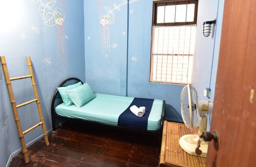 Downtown Krabi House | Blue Juice