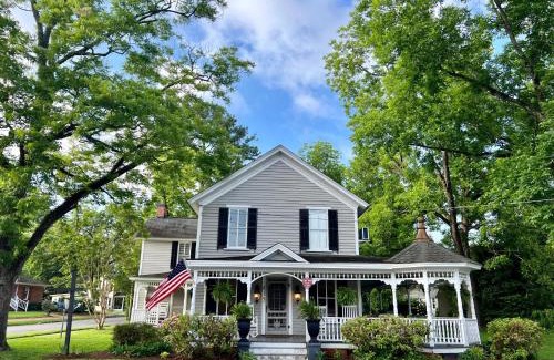Columbia Bed & Breakfast | Blue Juniper Inn