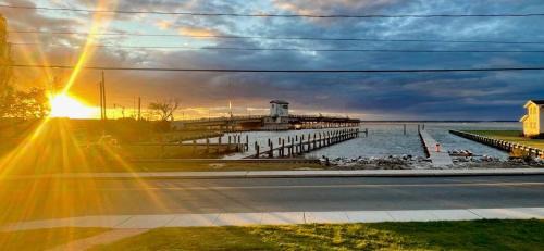 Chincoteague House | Blue Marlin - Pet friendly with Private Dock!