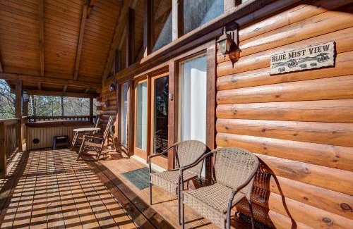 Black Bear Falls House | Blue Mist View