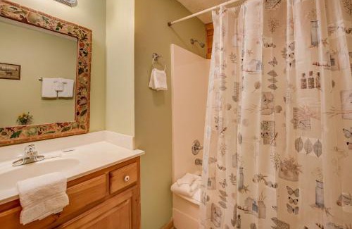 Black Bear Falls House | Blue Mist View