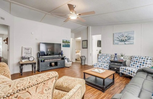 Granbury House | Blue Oasis- Lake Vacation Home