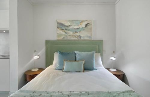 Nelly Bay Apartment | Blue on Blue Superior Studio Room 1241