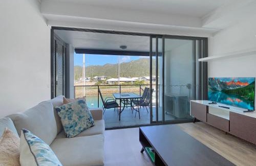 Nelly Bay Apartment | Blue on Blue Superior Studio Room 1241