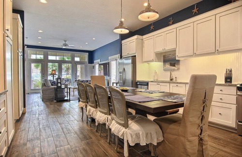 Cinnamon Shore Condo | Blue Paradise TC 2102