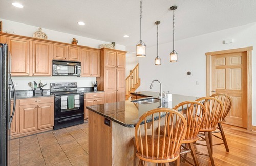 Wolf Laurel House | Blue Ridge Home with Views-Hot Tub-Gameroom/Close to Skiing-Hiking-Asheville!