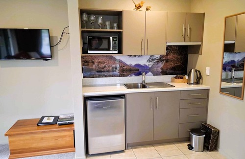 Te Anau Bed & Breakfast | Blue Ridge Studios and Bed & Breakfast