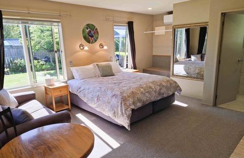 Te Anau Bed & Breakfast | Blue Ridge Studios and Bed & Breakfast