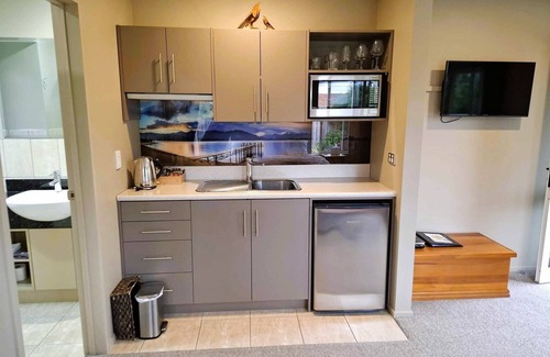 Te Anau Bed & Breakfast | Blue Ridge Studios and Bed & Breakfast