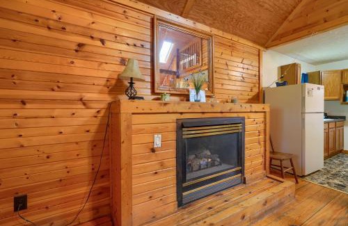 Logan House | Blue Rose Cabins - Pinecrest Cabin