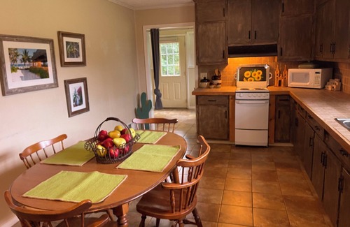 Tate House | Blue Sky Ranch, 1 acre, FAST WiFi in Alpharetta/Midway, Pets welcome w/fee100 ea