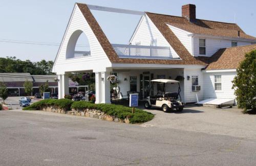 Manomet Hotel | Blue Spruce