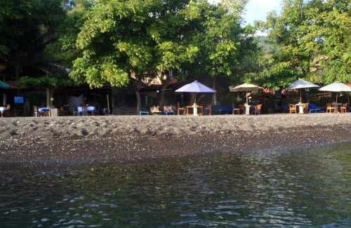 Amed Cabin | Blue Star Bungalows & Cafe