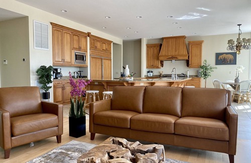 Coarsegold House | BLUE STONE CHATEAUX ~YOSEMETI~ POOL~ HOT TUB- PLAY GROUND~ SECLUDED~GAME ROOM