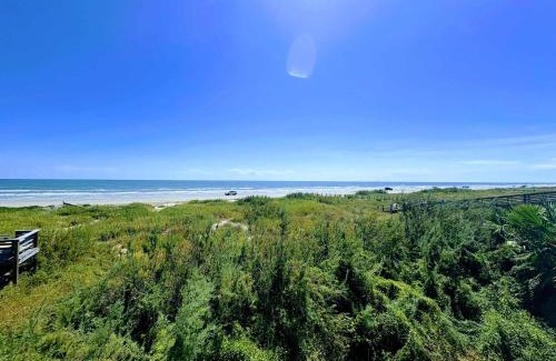Freeport House | Blue Waves Beachside Calm Gulf Views for Miles