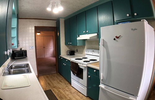 Northern Bruce Peninsula Cottage | BLUE WATER COTTAGE - WATERFRONT COTTAGE,TOBERMORY- LICENCE- STA-2024-285