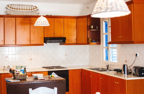 Galini House | Blue&White: An Absolut Aegean dream house-relax and unwind!