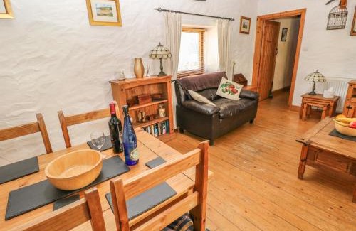 Milford Haven House | Bluebell Cottage