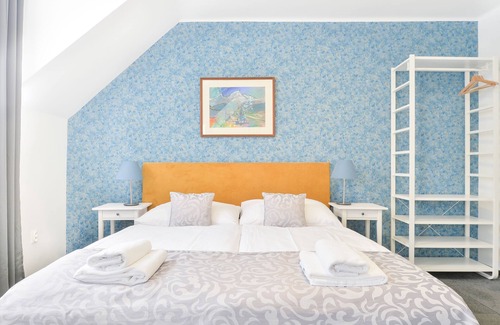 Old Town Hotel | BlueBell Hotel