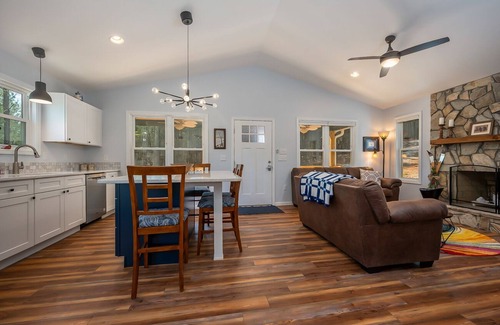 Rutherfordton House | Bluebird Cottage | Secluded Cottage in the Blue Ridge Mountains
