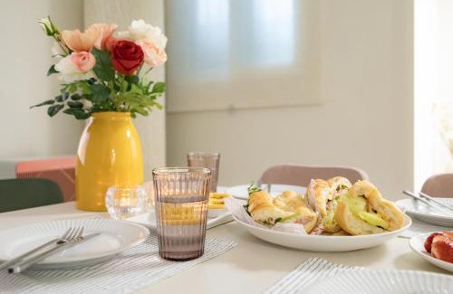 Samseon-dong Apartment | Bluebird Nest,서울 중심가에 위치,리모델링된 모던 하우스,무료주차,지하철6분,종로,인사동,청계천,명동