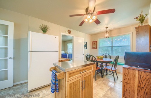 New Braunfels House | Bluebonnet Rr9084bc 1 Bedroom Home by RedAwning