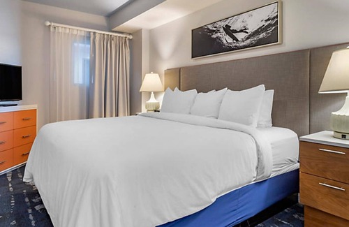 Myrtle Beach Resort | Bluegreen Carolina Grande 1 br Condo, Free WiFi and Parking