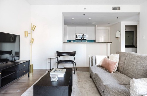 Ballston Apartment | Blueground | Ballston, pool, nr Arlington Cemetery