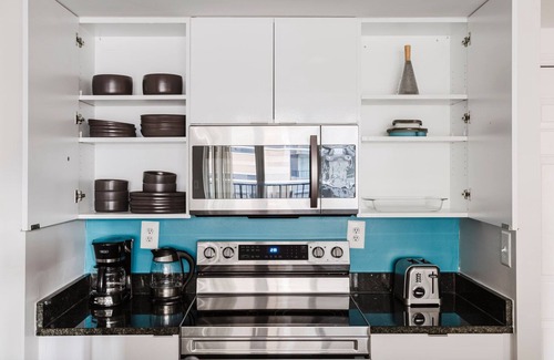 Ballston Apartment | Blueground | Ballston, pool, nr Arlington Cemetery
