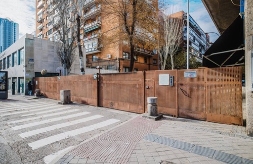 Castillejos Apartment | Blueground | Cuatro Caminos, AC & w/d, nr stadium
