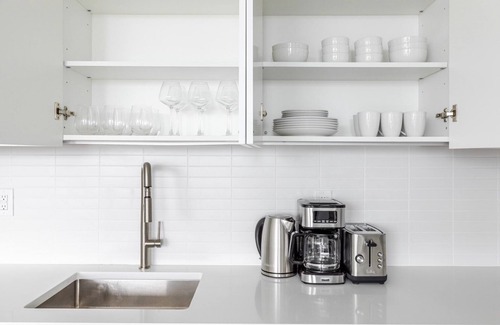 Greenpoint Apartment | Blueground | Greenpoint, pool & w/d, nr park
