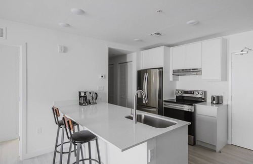 Little Ranches Apartment | Blueground | Hollywood, pool & w/d, nr beach