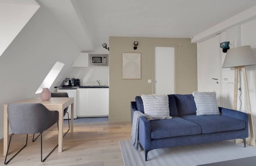 Arsenal Apartment | Blueground | Le Marais, nr Bastille