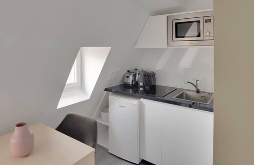 Arsenal Apartment | Blueground | Le Marais, nr Bastille