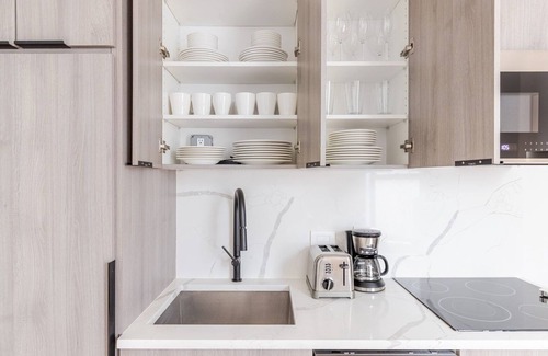 Hunters Point Apartment | Blueground | Long Island City, AC, w/d, nr MoMA