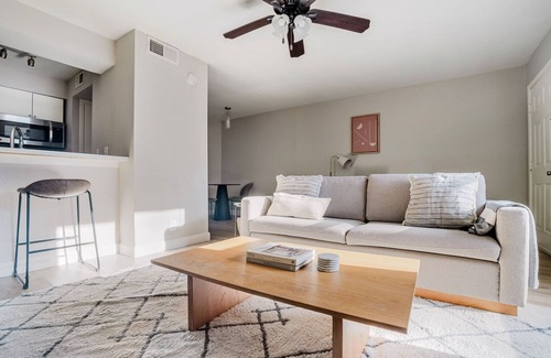 Cherrywood Apartment | Blueground | Mueller 1bd, BBQ, Pool, AC, nr Downtown