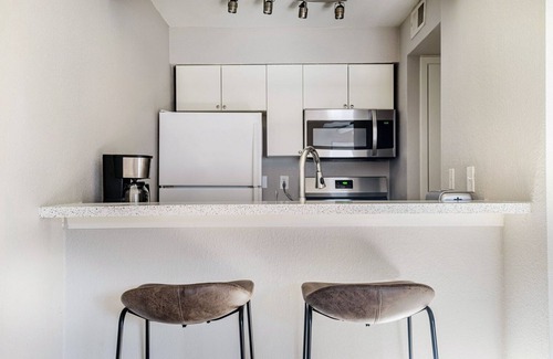 Cherrywood Apartment | Blueground | Mueller 1bd, BBQ, Pool, AC, nr Downtown