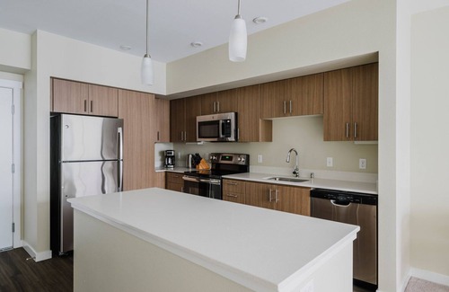 Newcastle Apartment | Blueground | Newcastle, elevator, near Golf Club