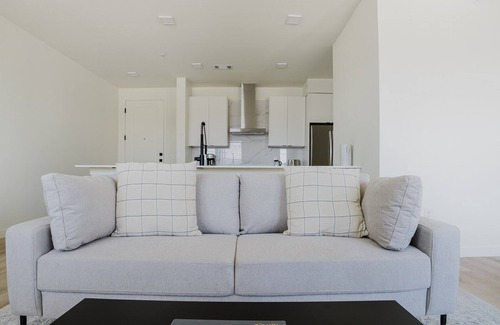 Round Rock Apartment | Blueground | Round Rock, pool, nr Old Settlers Park