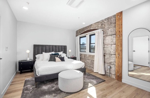 Grand Rapids Hotel | BlueJay Hotel