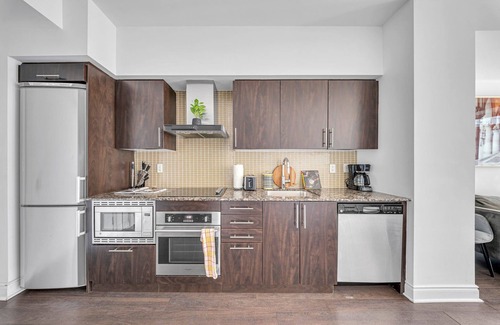 Toronto Entertainment District Apartment | Bluejaysway