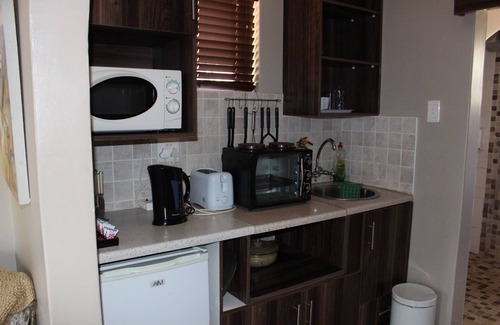 Bluewater Bay Bed & Breakfast | Bluewater Beachfront Guesthouse