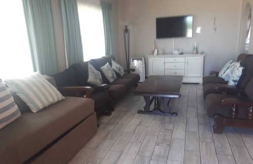 Bluewater Bay Bed & Breakfast | Bluewater Beachfront Guesthouse