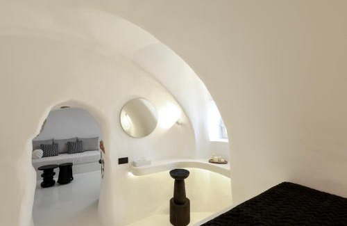 Pyrgos Apartment | Bluewhite Suites & Villa Santorini