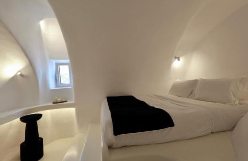 Pyrgos Apartment | Bluewhite Suites & Villa Santorini